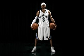 德罗巴连续二十场比赛得分超过晋级下一阶段，法国队不断突破！全场沸腾不已